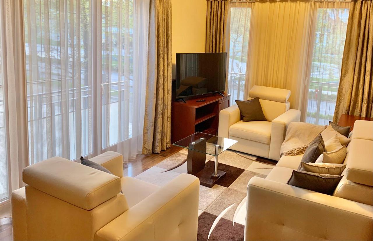A01 Sétány-Silverine Apartmanház-Őrzött parkolóval Balatonfüred Esterno foto